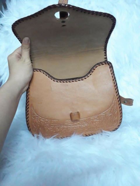 Túi phom hộp da khắc