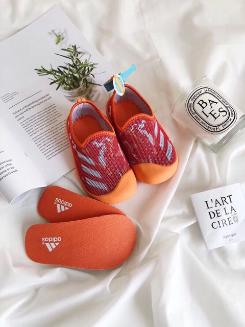 Giầy lưới adidas trẻ em