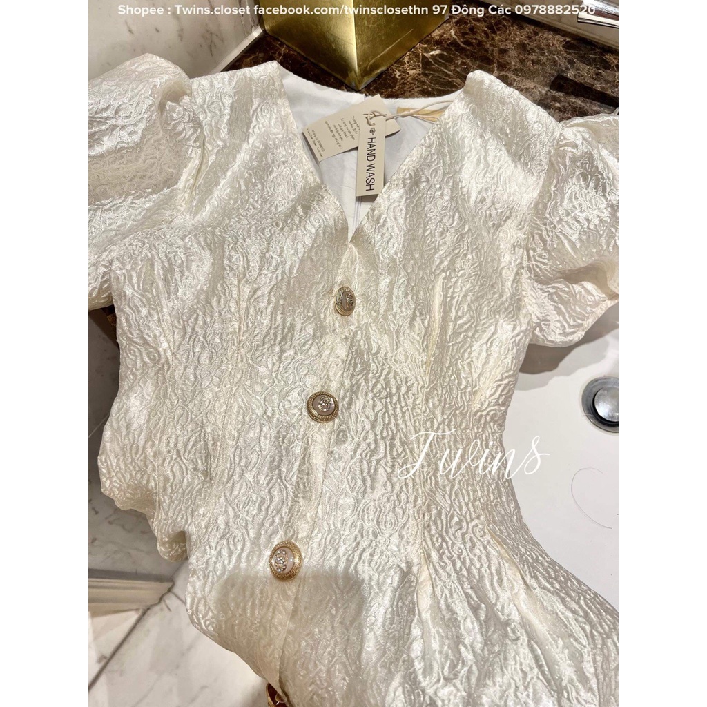 Váy gấm khuy đá (Purple brocade dress)