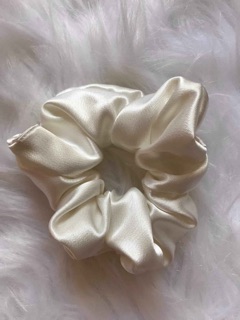 Đồ cột tóc scrunchies vải bóng (P1)