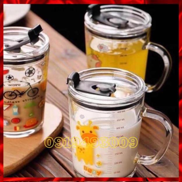 Cốc pha sữa thuỷ tinh chia vạch có nắp và ống hút cho bé