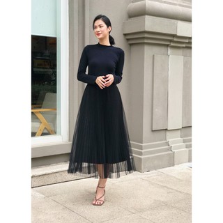 Chân váy xếp ly nhung đen Joven