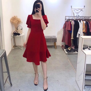 Đầm váy freesize đỏ đuôi cá nút bọc cổ vuông