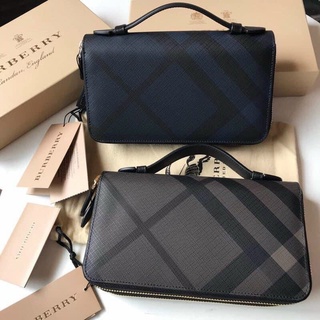 - Ví clutch da xướt caro có quai cầm B•B•R--caro navy hãng sang trọng-