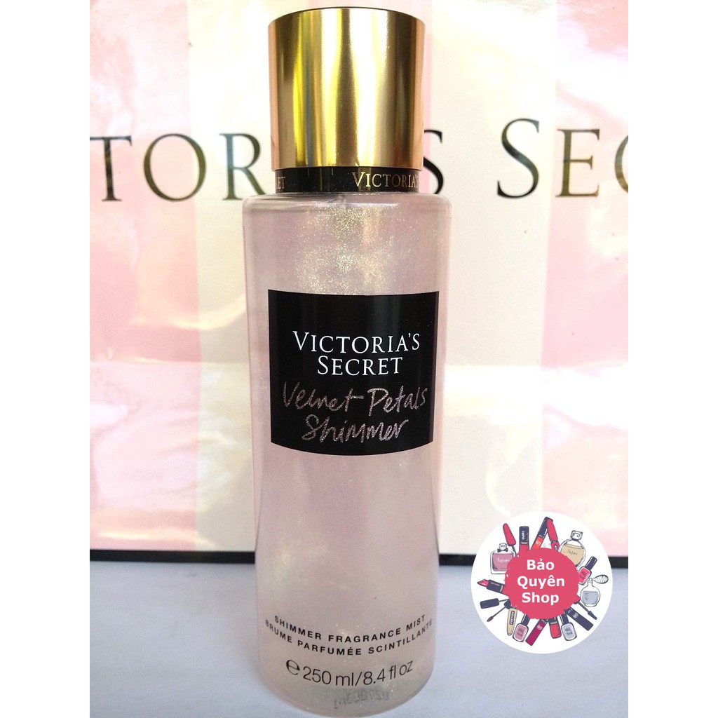 Xịt thơm nhũ kim tuyến Victoria's Secret - Velvet Petals Shimmer - Shimmer Fragrance Mist 236mL