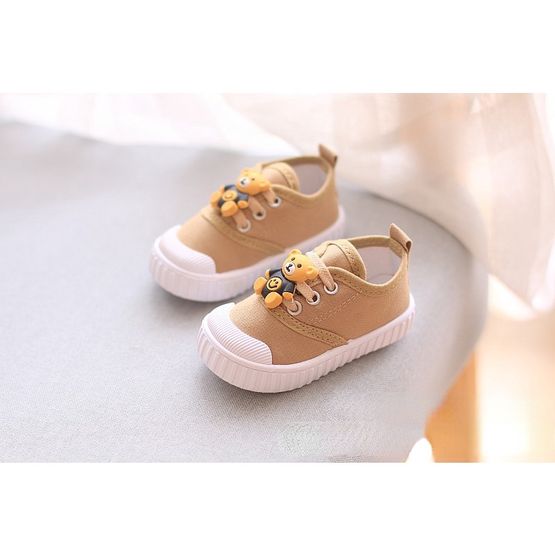 Giày Vải Canvas Thoáng Khí Họa Tiết Chú Gấu Dễ Thương Cho Bé Từ 2-4 Tuổi