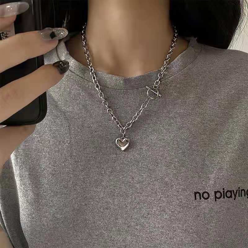 Dây chuyền xích, vòng cổ nữ, vòng choker mặt trái tim bạc cá tính