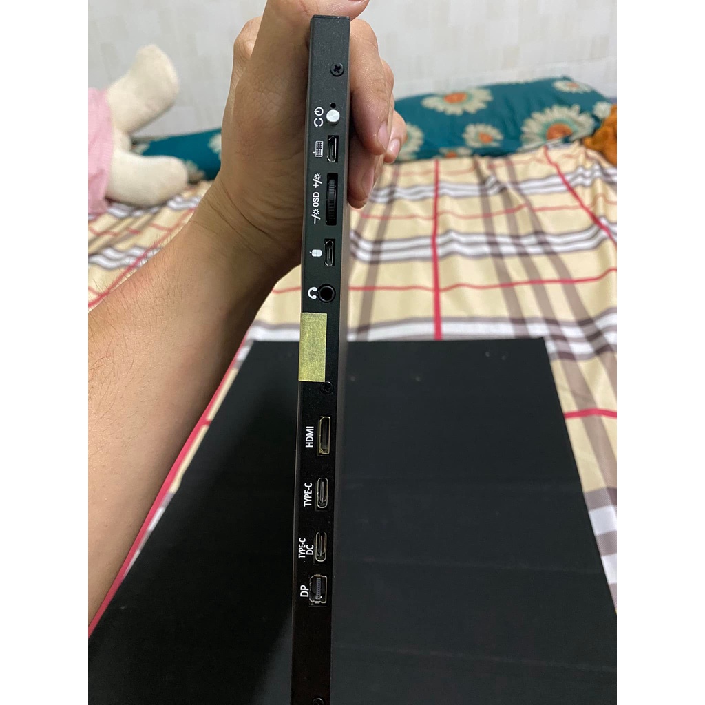 Màn di động 15.6 ips 4k 550 nit , tấm nền Sharp