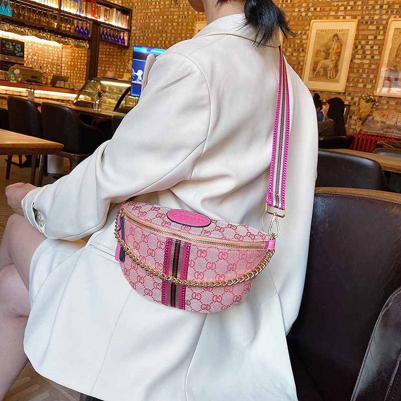 Túi Đeo Chéo Ngực In Chữ Phối Dây Xích Thời Trang Hàn Quốc Cao Cấp Chất Lượng | BigBuy360 - bigbuy360.vn