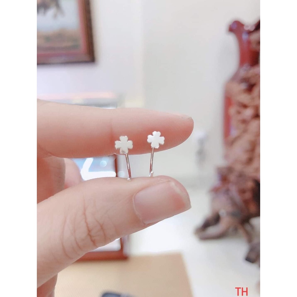 Khuyên tai cỏ 4 lá, khuyên tai lên tai cực xinh