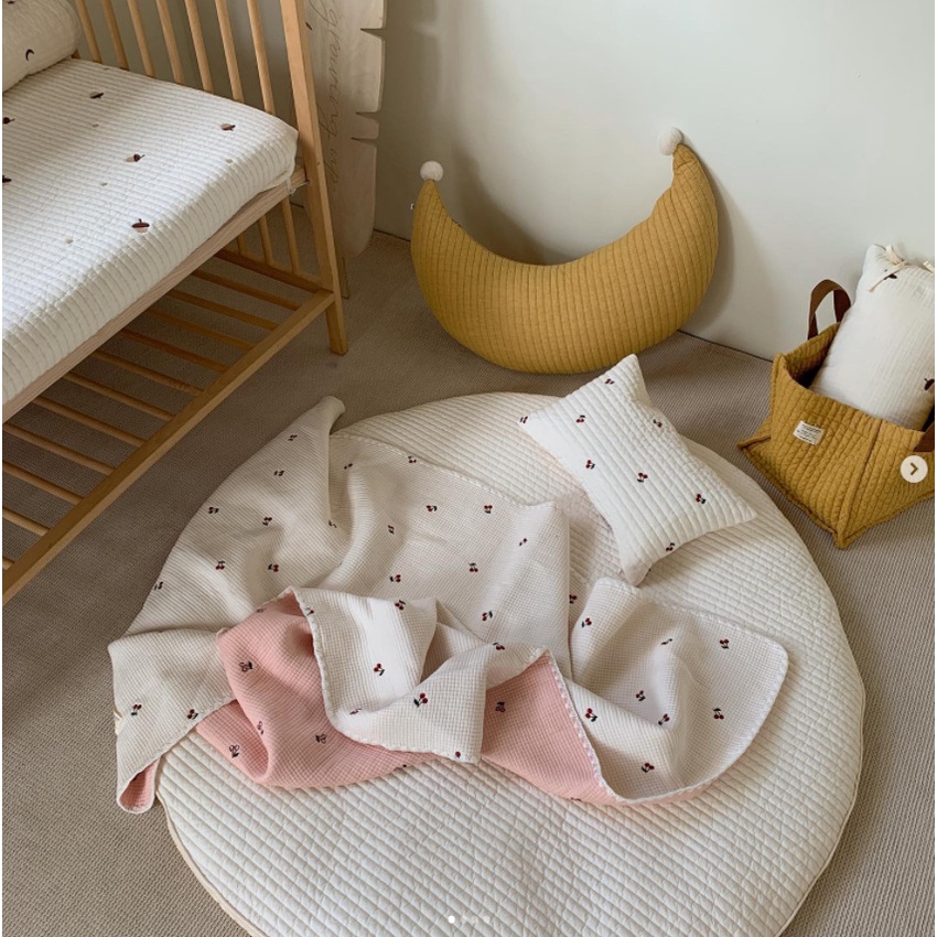 Gối Ngủ Vải Cotton Đính Quả Bông Lông Mặt Trăng Có Thể Tháo Rời Giặt Sạch Cho Bé