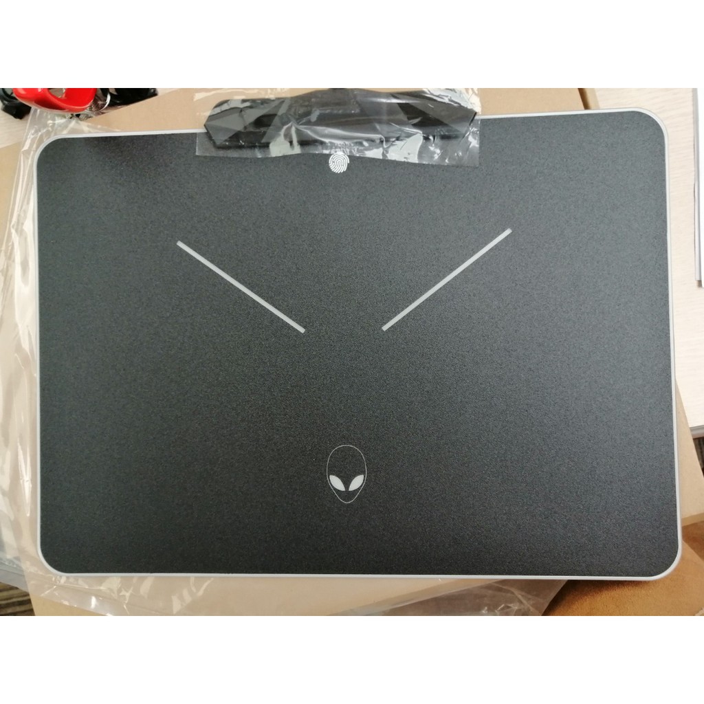 Lót chuột pad alienware led RGBW sạc không dây