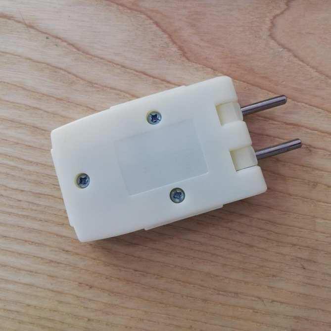 Phích cắm ba chạc dẹt Ominsu