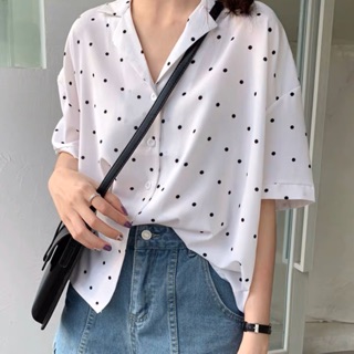 Sơ mi cổ vest chấm bi