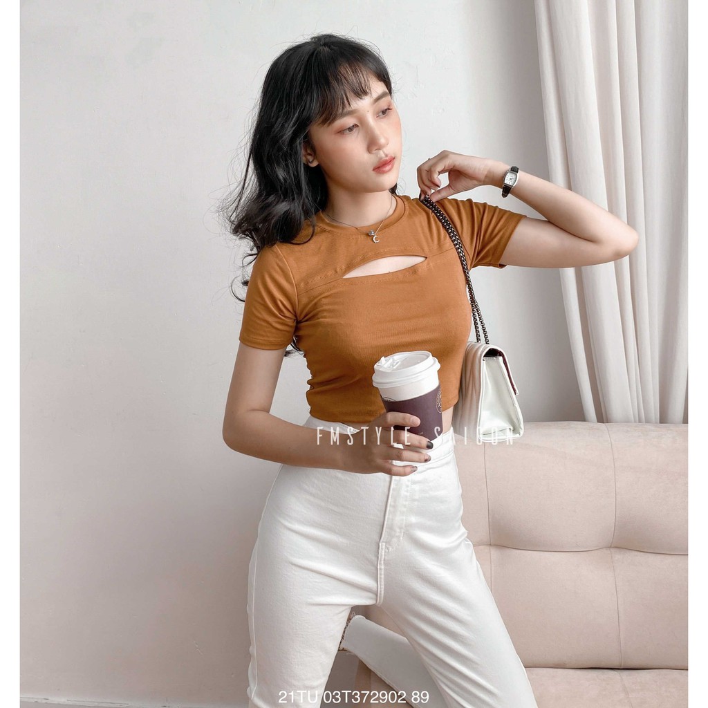 [Mã WASKT410K giảm 10K đơn 50K] Áo thun tay ngắn crop hở ngực ullzang thời trang nữ Fmstyle Saigon 21TU03T372902 | BigBuy360 - bigbuy360.vn