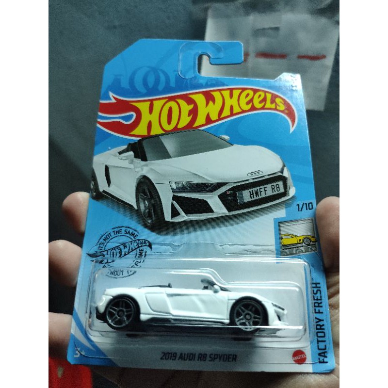 Xe mô hình Hot Wheels 1/64 2019 Audi R8 Spider series 2020 (new)