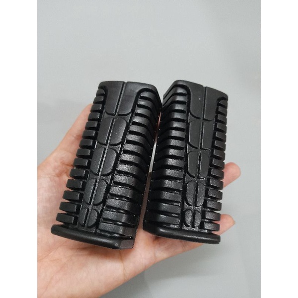 Cặp cao su gác chân trước xe Ya sirius, Exciter và nhiều loại xe.