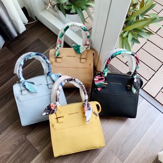 Túi charles keith chuẩn auth