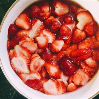 Dâu Tây tươi ngâm đường Song Anh 1,5kg