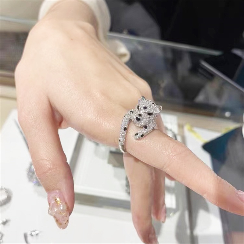 Luxury sparkling leopard print ring, ultra light and adjustable, as a female gift