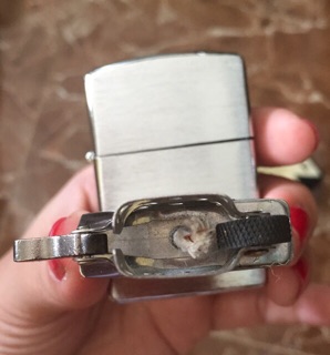 Zippo USA bạc xước