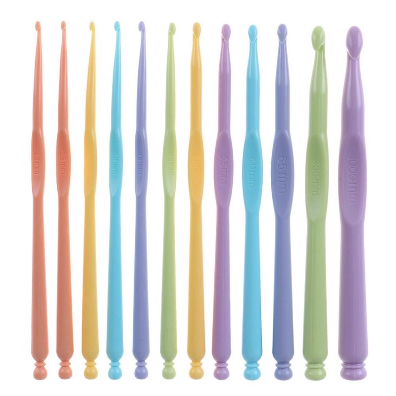 BỘ 12 KIM MÓC LEN BẰNG NHỰA MÀU PASTEL