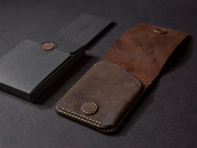 Rập ví sen da thủ công.