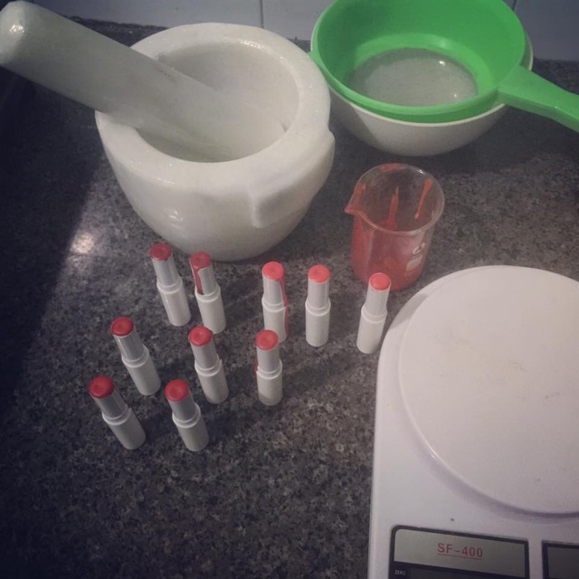 SON DƯỠNG GẤC THÂM MÔI, MỀM MÔI, CHỐNG NỨT NẺ DO THỜI TIẾT (handmade) | BigBuy360 - bigbuy360.vn