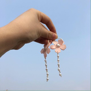 Khuyên tai hoa thả ngọc