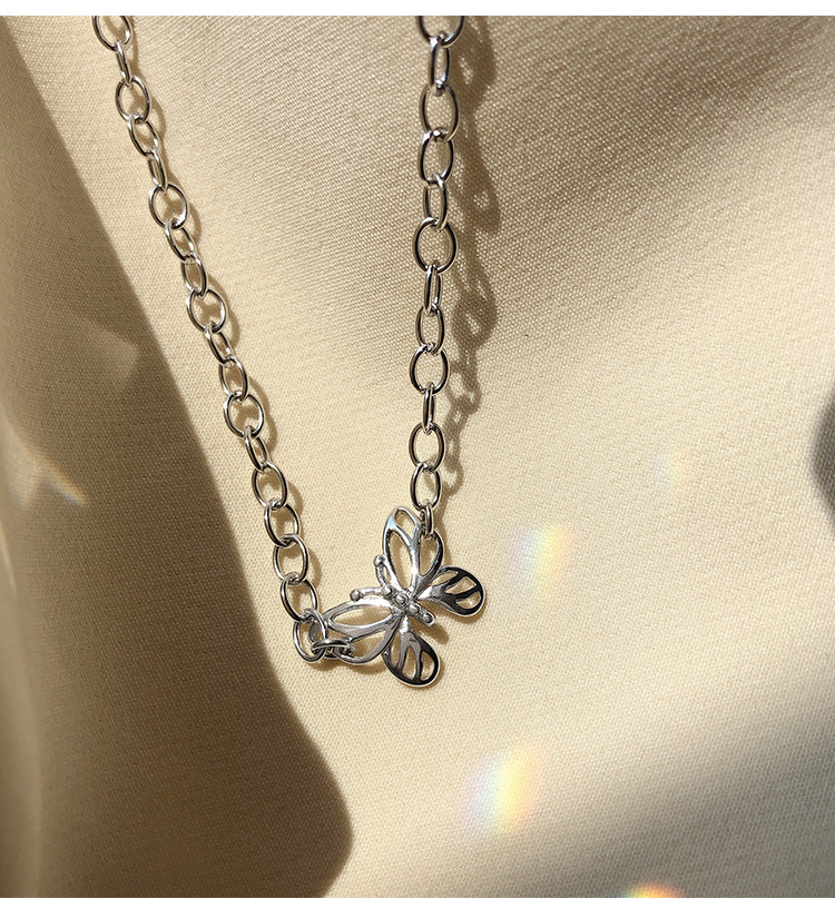 vòng cổ Hợp Kim Mặt Hình Bướm Đính Đá Sang Trọng Cho Nữ