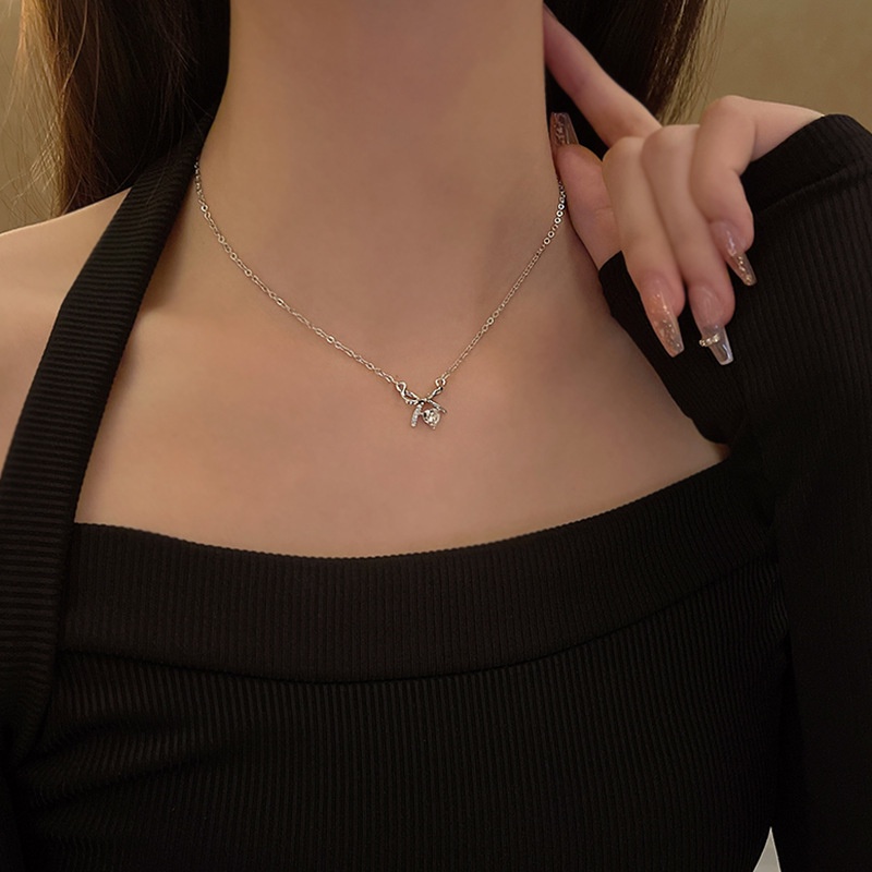 Vòng cổ Mặt Hình Bướm Đính Đá Zircon Sang Trọng Cho Nữ