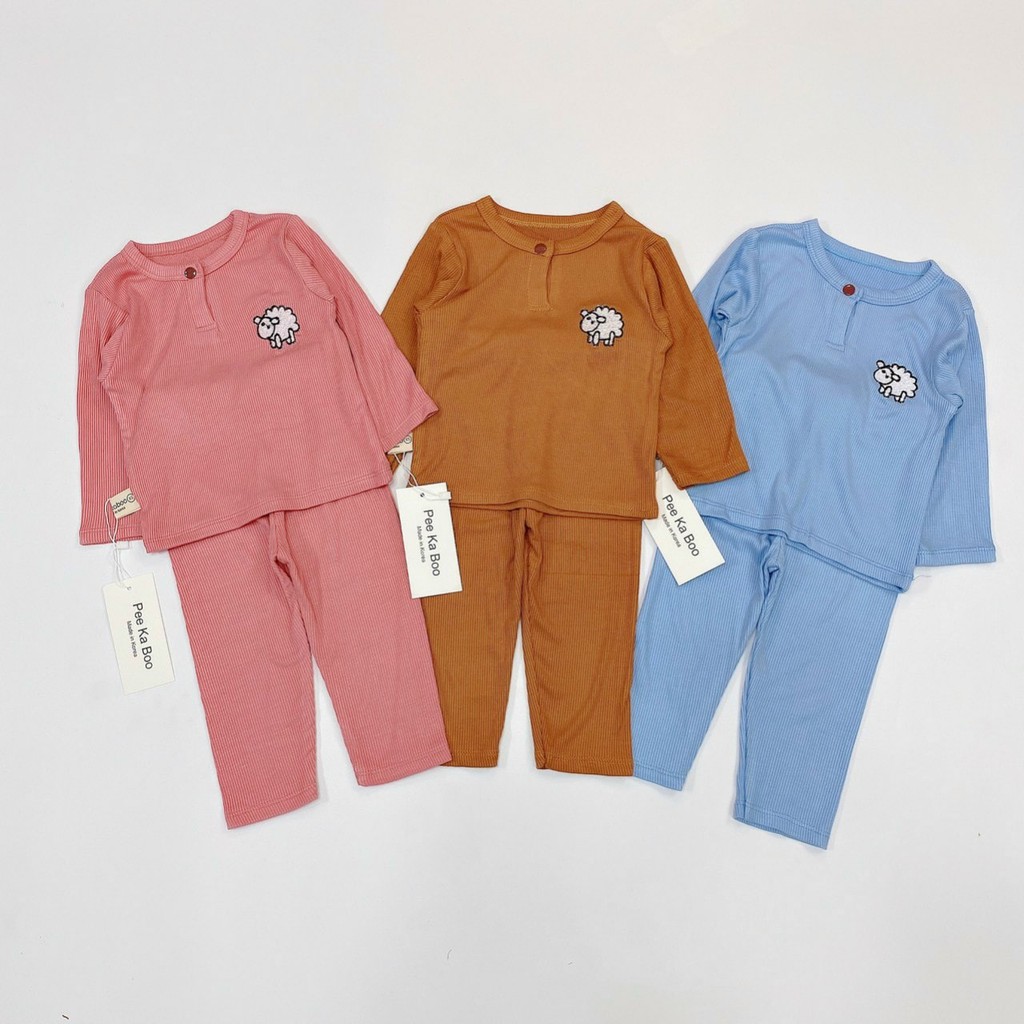 Bộ quần áo thun thêu cừu peekaboo