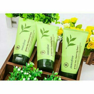 Sữa rửa mặt Innisfree Green Tea Cleansing Foam