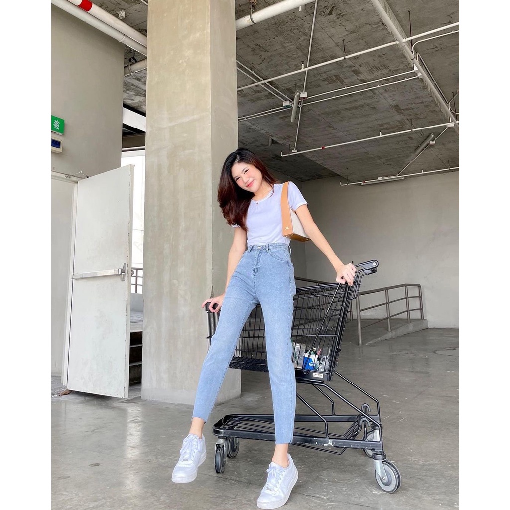 Quần Jeans Nữ Lưng Cao Cắt Lai Màu Xanh wash đùi LDM-CL102