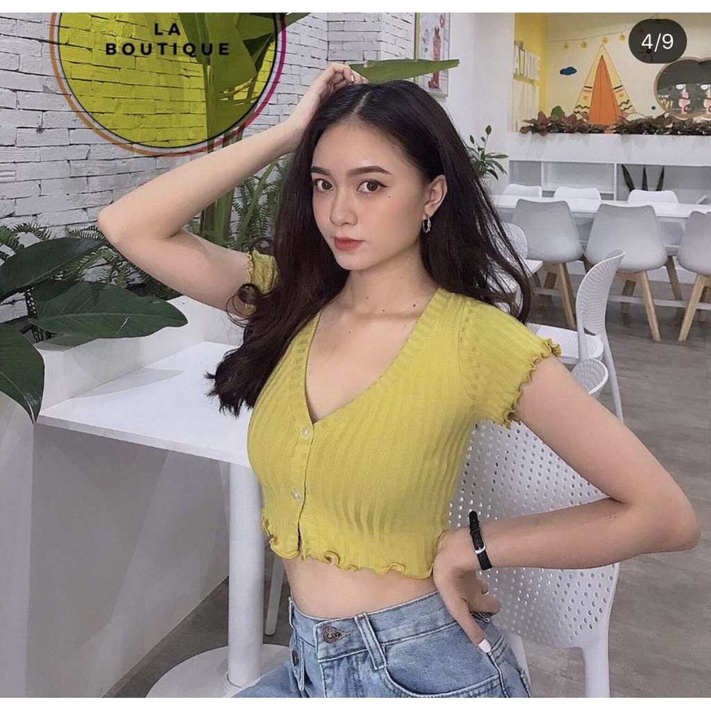 Áo croptop cổ tim cuốn biên nút bự cực xinh