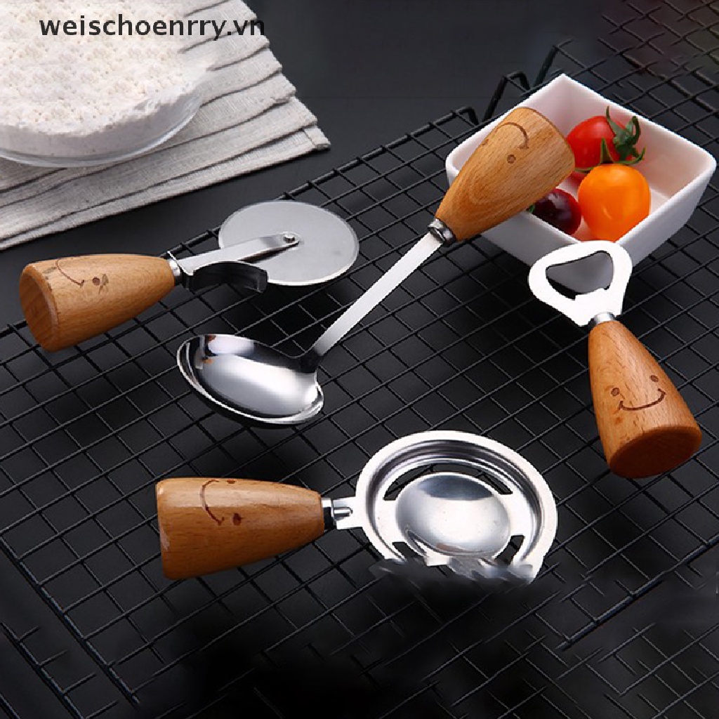 1 Nĩa Ăn Trái Cây Hình Mặt Cười Dễ Thương Bằng Gỗ Bền Bỉ