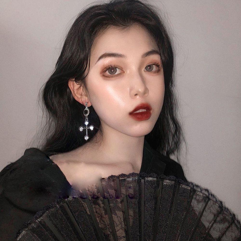 Bông Tai Thời Trang Hình Bướm Kiểu Gothic Cổ Điển Sáng Tạo 2Lip Cho Nữ