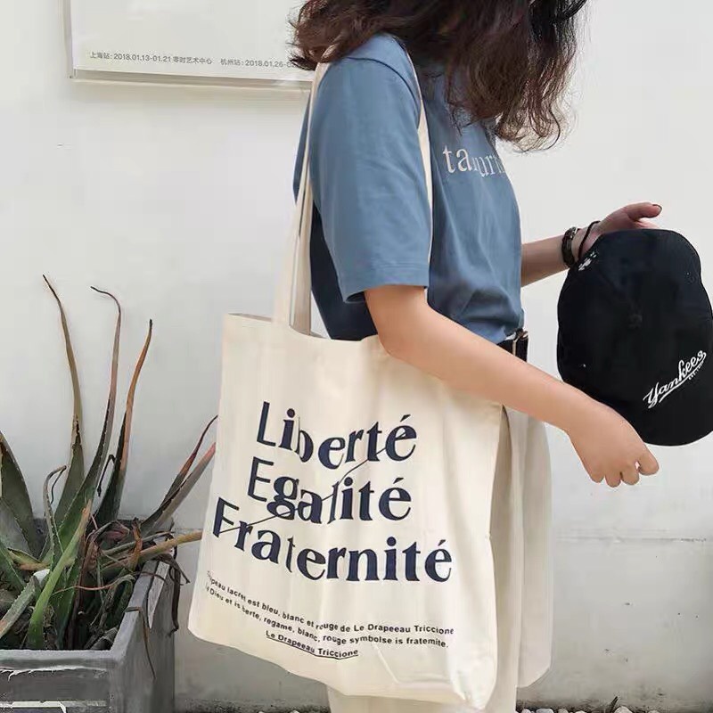 Túi tote vải canvas mộc cao cấp đeo vai khổ vuông có khóa kéo và túi phụ đi học đi chơi 20 mẫu độc đáo