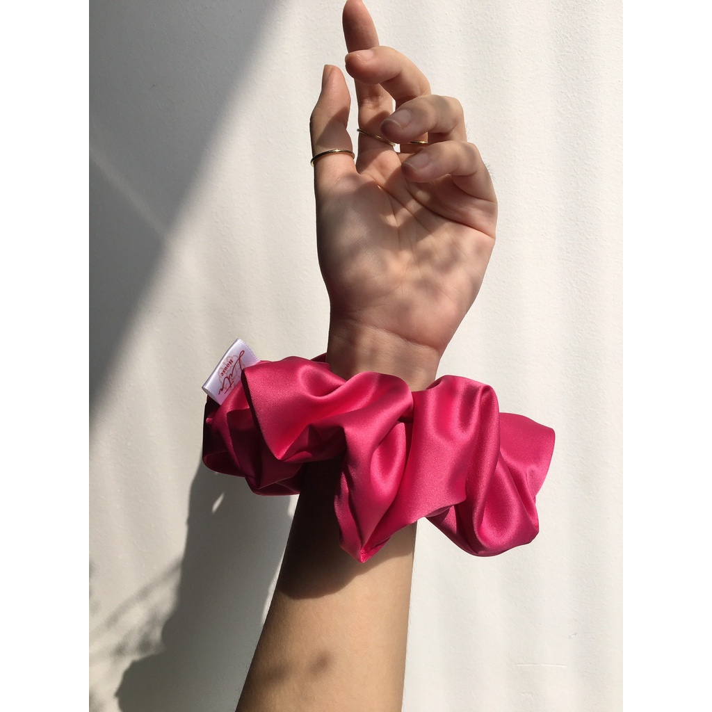 OLIVER - Dây chun buộc tóc Satin lì Scrunchies Handmade I Hot Pink