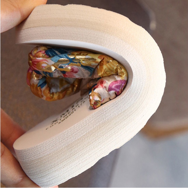 Dép Xỏ Ngón Đi Biển Chống Trượt Phong Cách Mới Đáng Yêu Cho Bé Gái