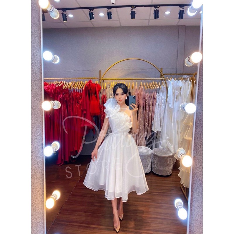 đầm xoè lệch vai dúm bèo