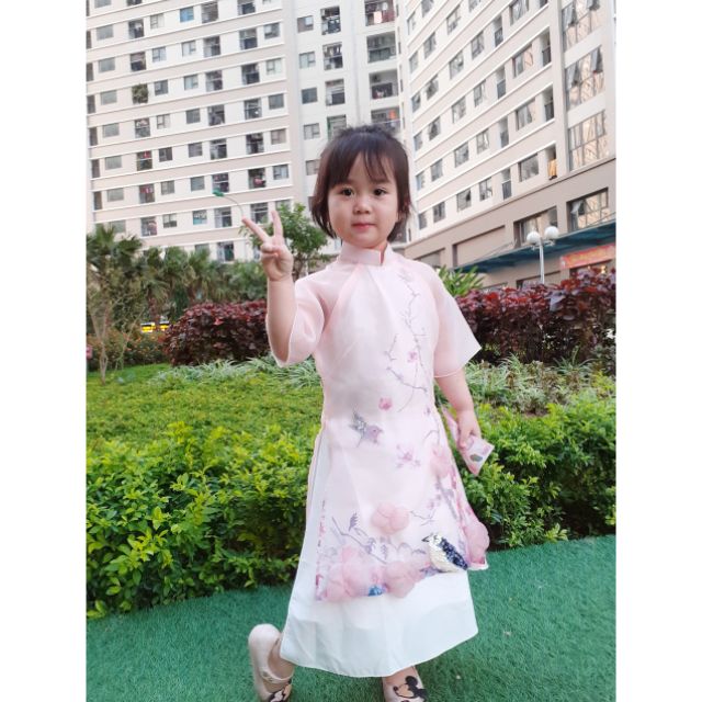 Áo dài cho bé gái xinh yêu