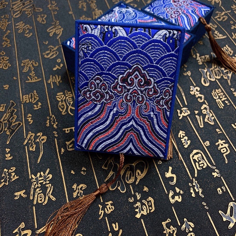 Hộp Gấm Thêu xanh 7,5x10cm đựng trang sức đồ phong thuỷ