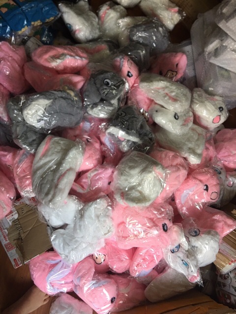 Mũ tai thỏ bóp là vểnh tai