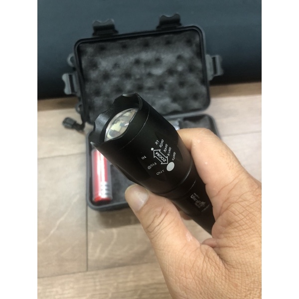Đèn pin chính hãng Ultra Fire XML-T6 (Made in Thai Land)