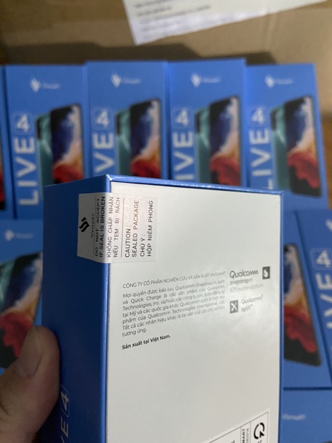 Điện thoại Vsmart Live 4 Ram 6GB Rom 64GB ( Bảo hành chính hãng 18 tháng) | BigBuy360 - bigbuy360.vn