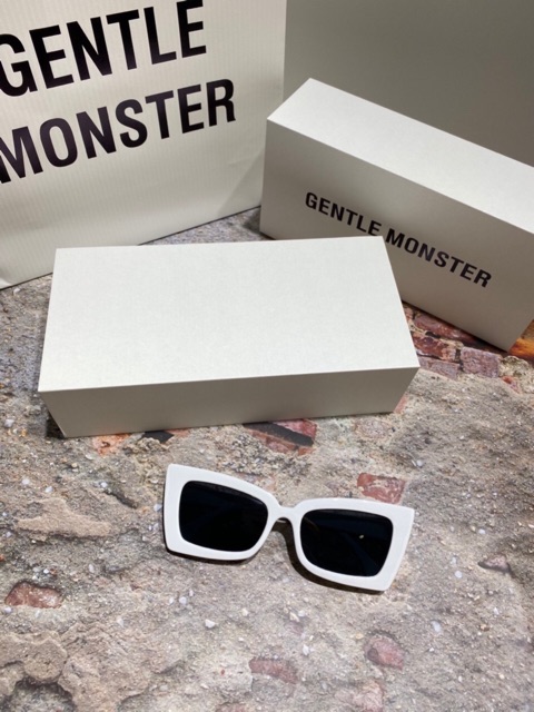 [Mã FAGOGO giảm 12% đơn 99K] Kính mát vuông trắng thời trang nữ, có thể thay mắt kính râm cho người cận | BigBuy360 - bigbuy360.vn