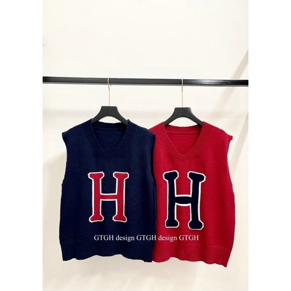 BÁN SỈ ÁO LEN GHILE CHỮ H 2 MÀU ĐỎ VÀ THAN CHO NỮ | BigBuy360 - bigbuy360.vn