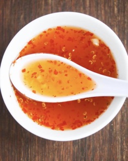 1 thùng sốt chua ngọt con gà Thái Lan (12 chai*980g)
