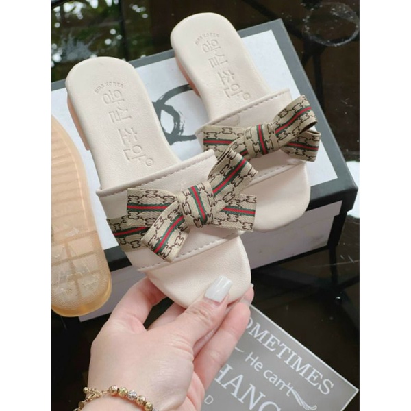 Dép lê nơ kẻ da mềm cho bé gái fom nhỏ